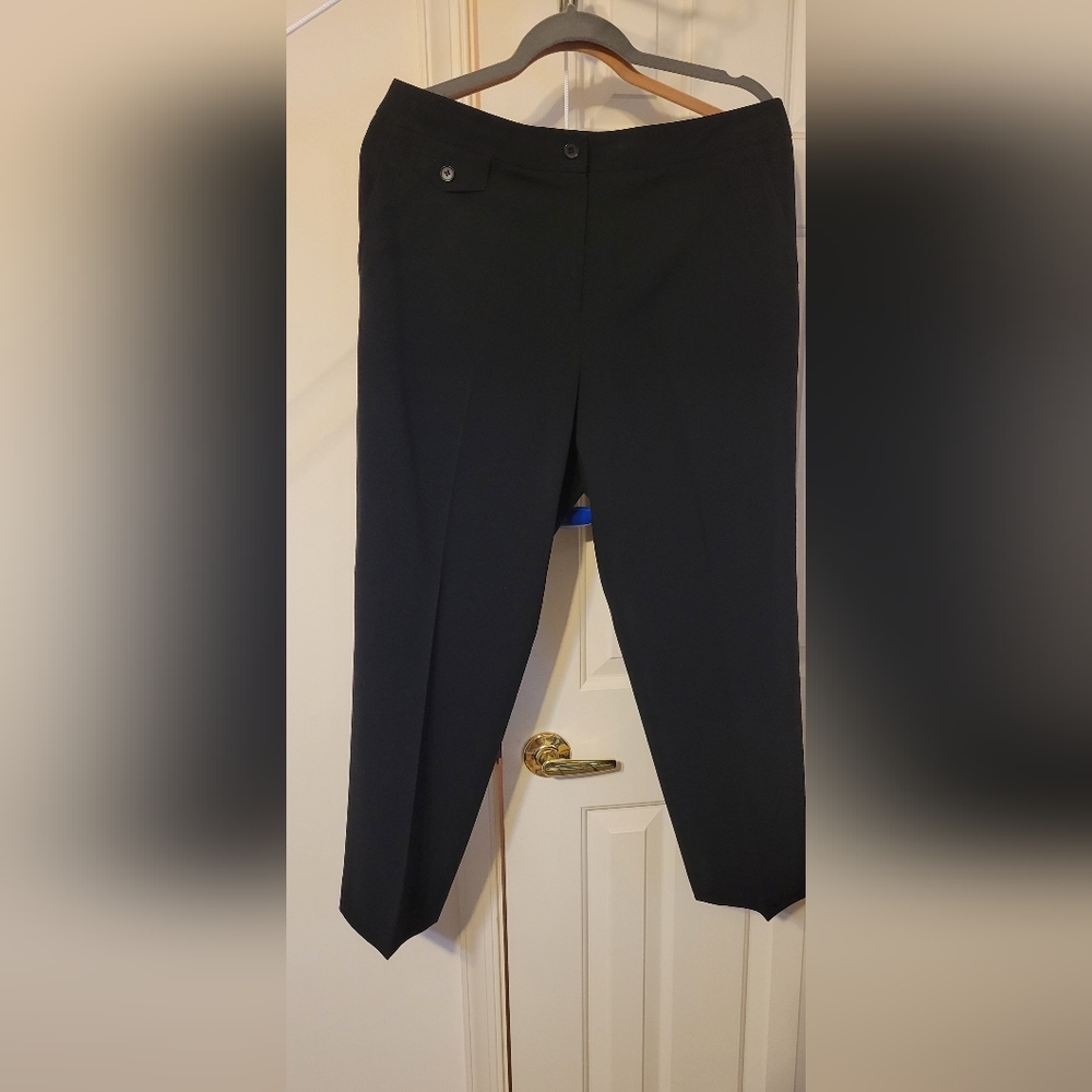 SIZE 12 Josephine Chaus cropped black pants